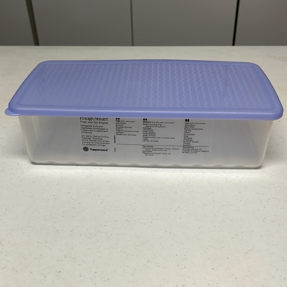 Tupperware FridgeSmart Produce Keeper Vented Vegetable Storage Container